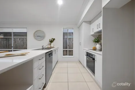 Property photo of 5 Dominique Way Flinders View QLD 4305