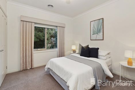 Property photo of 3 Shoubra Drive Highton VIC 3216
