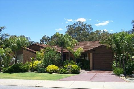 17 Brookside Ave, Kelmscott, WA 6111