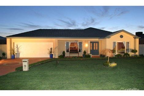 17 Spring Cct, Pakenham, VIC 3810