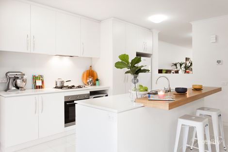 Property photo of 22 Dresden Drive Waterways VIC 3195
