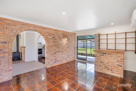 Property photo of 13 Buckingham Close Thornton NSW 2322