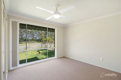 Property photo of 13 Buckingham Close Thornton NSW 2322