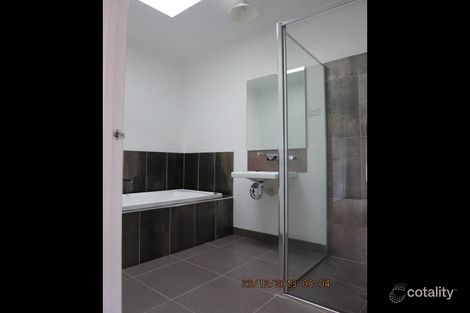 Property photo of 32 Macadamia Grove Werribee VIC 3030