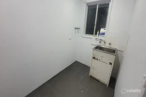 Property photo of 105 Parliament Road Macquarie Fields NSW 2564