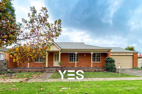 Property photo of 1A Daniher Close Berwick VIC 3806