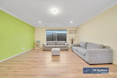 Property photo of 48 McDougall Place Truganina VIC 3029