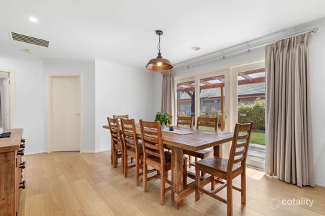 Property photo of 3 Vista Close Gisborne VIC 3437