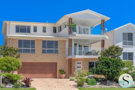 Property photo of 10 Barellan Street Caves Beach NSW 2281
