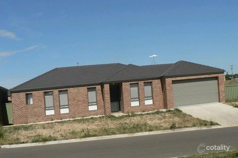 Property photo of 24 Carmichael Court Sebastopol VIC 3356