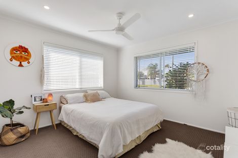 Property photo of 40 Lapoinya Crescent Warana QLD 4575