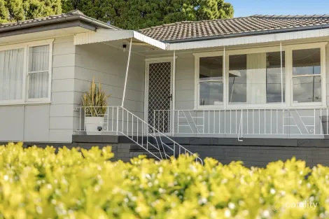 Property photo of 19 Catto Street Centenary Heights QLD 4350
