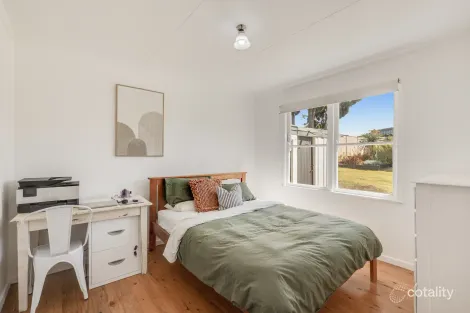 Property photo of 19 Catto Street Centenary Heights QLD 4350