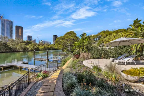 Property photo of 10 Karina Crescent Broadbeach Waters QLD 4218