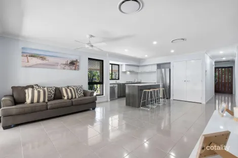 Property photo of 8 Bottlebrush Drive Deebing Heights QLD 4306