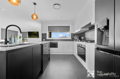 Property photo of 4 Enfield Avenue Caerleon NSW 2850