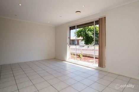Property photo of 8 Pinnock Avenue Roxburgh Park VIC 3064