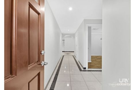 Property photo of 19 Mensa Court Roxburgh Park VIC 3064