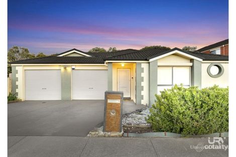 Property photo of 19 Mensa Court Roxburgh Park VIC 3064
