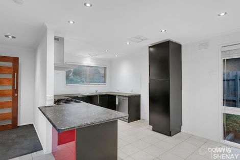Property photo of 15 Rolland Court Endeavour Hills VIC 3802