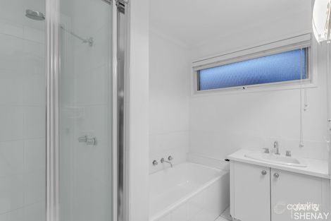 Property photo of 15 Rolland Court Endeavour Hills VIC 3802