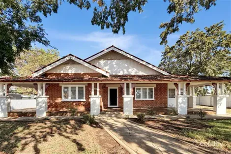 8 Battye St, Forbes, NSW 2871