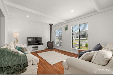 33 Kincumber Cres, Davistown, NSW 2251