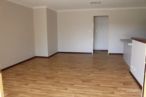 Property photo of 30 Bondi Crescent Warnbro WA 6169