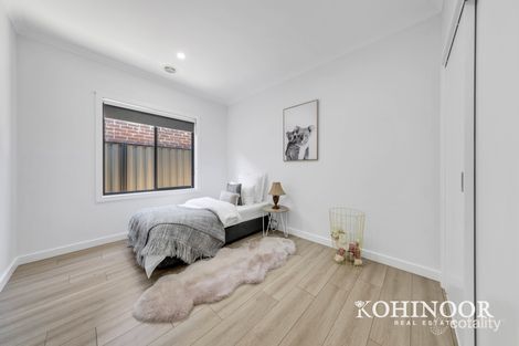 Property photo of 18 Eremophila Circuit Craigieburn VIC 3064