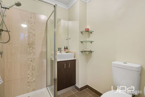 Property photo of 10 Kensington Street Caroline Springs VIC 3023