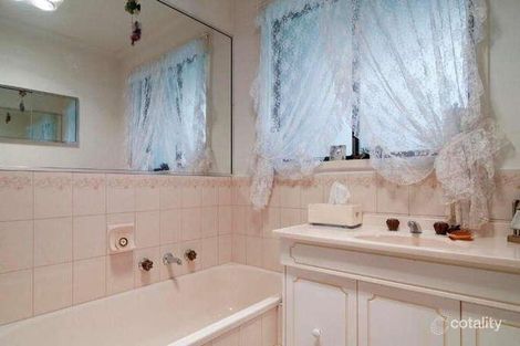 Property photo of 6 Zina Grove Mooroolbark VIC 3138