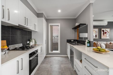 Property photo of 27 Tasman Boulevard Fitzgibbon QLD 4018