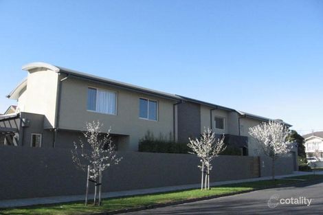 36 Milburn Gr, St Kilda East, VIC 3183