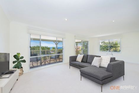 Property photo of 18 Emerald Close Caves Beach NSW 2281