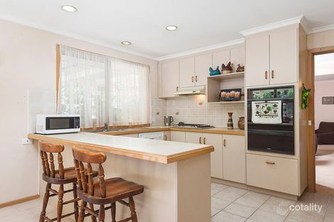 Property photo of 10 Wattlebird Place Knoxfield VIC 3180