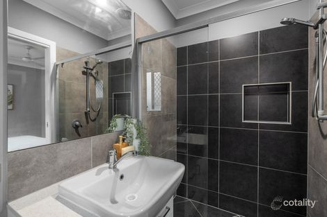 Property photo of 27 Tasman Boulevard Fitzgibbon QLD 4018