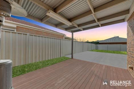 Property photo of 17 Naracoorte Drive Caroline Springs VIC 3023