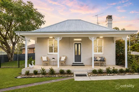 Property photo of 2 Kevin Place Thirlmere NSW 2572