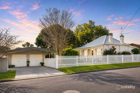 Property photo of 2 Kevin Place Thirlmere NSW 2572