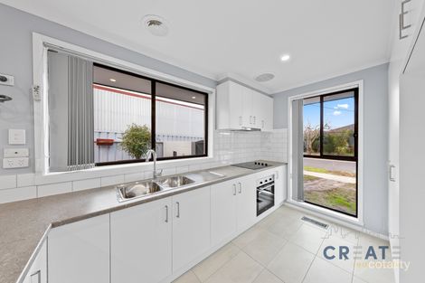 Property photo of 11 Austral Place Sunshine West VIC 3020