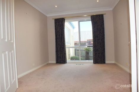 Property photo of 5 McCaffery Rise Pakenham VIC 3810