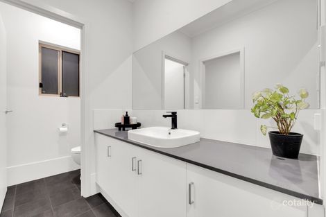 Property photo of 5 Apsley Close Angle Vale SA 5117