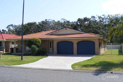 40 Delmer Cl, South West Rocks, NSW 2431