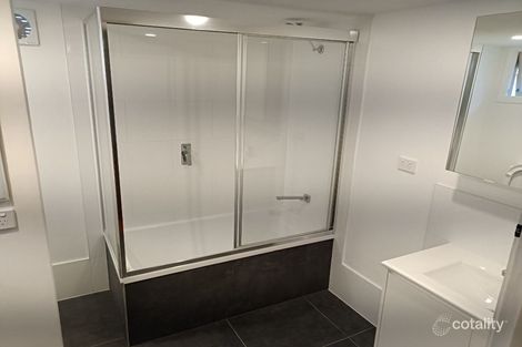 Property photo of 4A Fourth Avenue Labrador QLD 4215