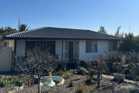 2 Wien Smith Ave, Clare, SA 5453