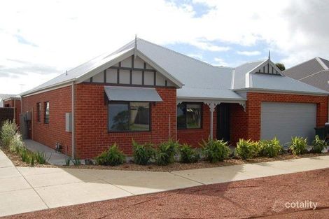 2-4 Marvins Pl, Marshall, VIC 3216