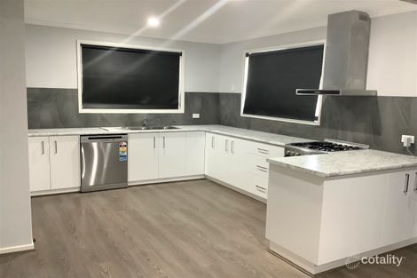 Property photo of 17 Underbank Boulevard Bacchus Marsh VIC 3340