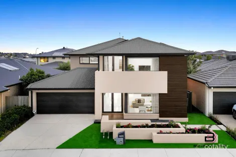 Property photo of 10 Hyde Avenue Clyde North VIC 3978