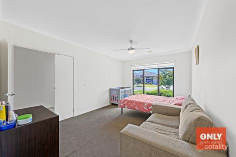 Property photo of 23 Fieldstone Crescent Cranbourne North VIC 3977