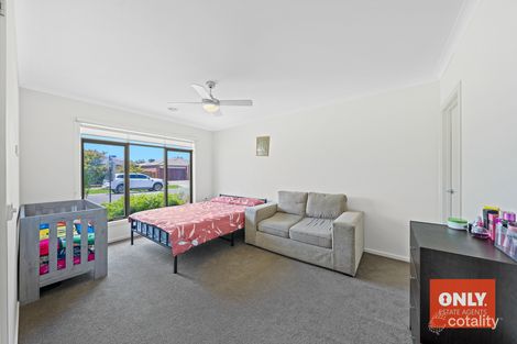 Property photo of 23 Fieldstone Crescent Cranbourne North VIC 3977